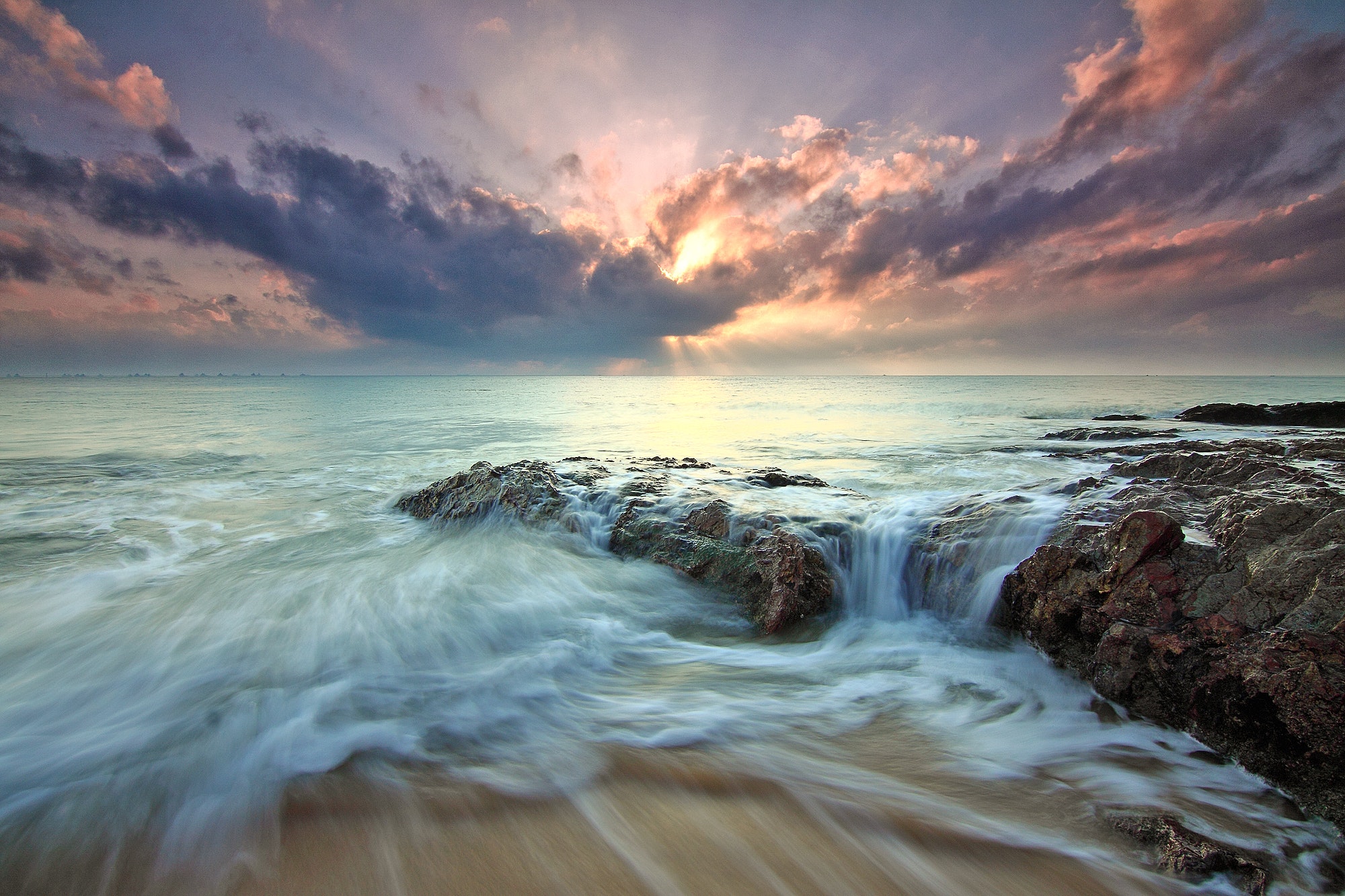 beach-clouds-dawn-139975