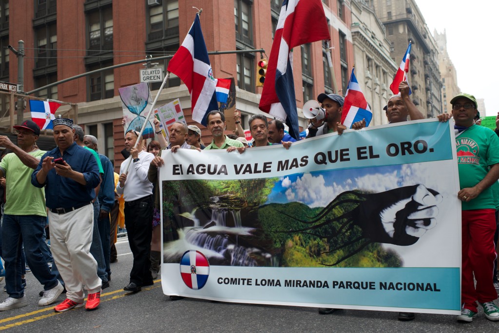 NYC People's Climate Justice March El Agua Vale Mas que el Oro